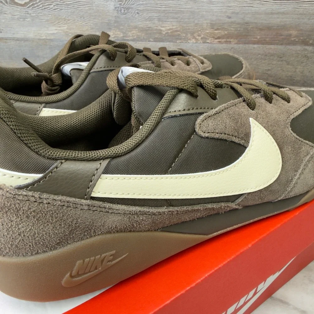 Nike Terra Manta SDE Mens Size 11 Casual Suede Sneakers Dark Hazel Coconut Milk